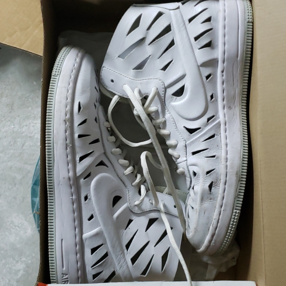 Sneakers